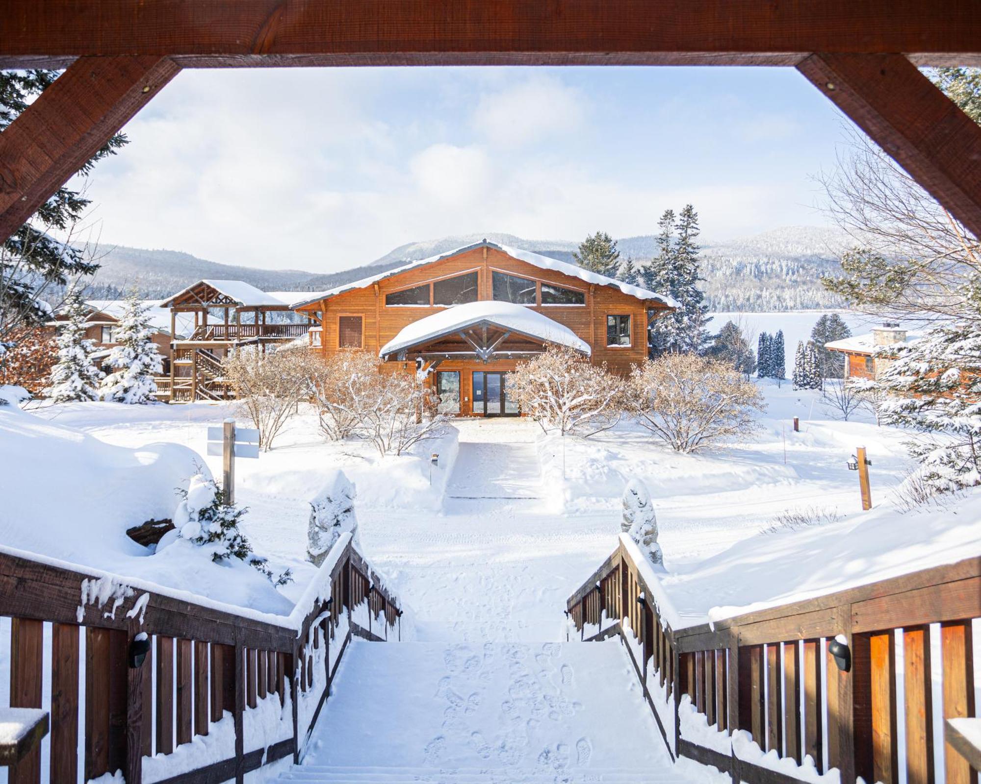 Le Grand R Hotel Saint-Donat-de-Montcalm Exterior photo